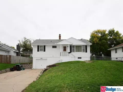 3332 N Main St, Elkhorn, NE 68022