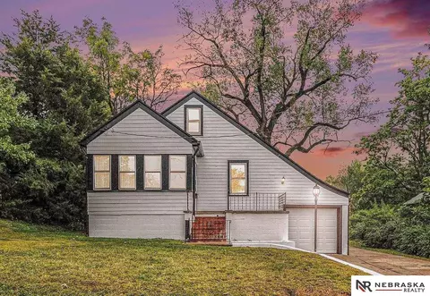 1317 Harrison St, Bellevue, NE 68147