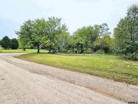 13806 Burdette St, Omaha, NE 68164