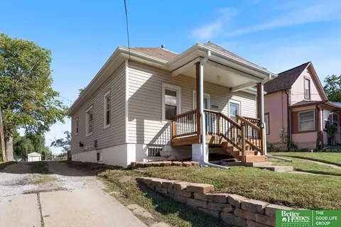6926 Bedford Ave, Omaha, NE 68104