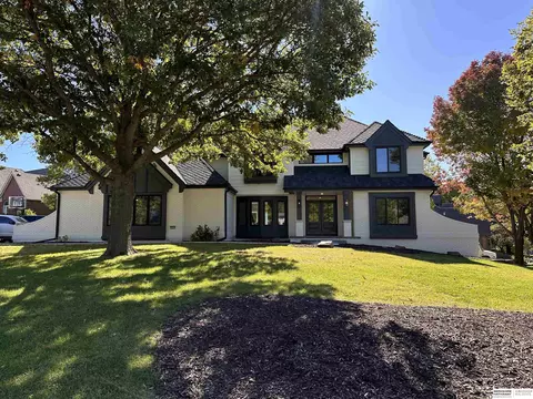 639 N 159 St, Omaha, NE 68118