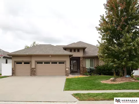12074 S 79th St, Papillion, NE 68046