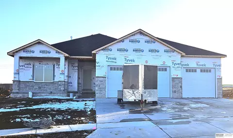 709 W 24 Cir, Wahoo, NE 68066