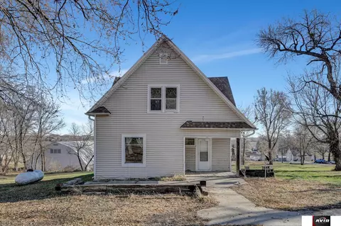 323 Walnut St, Otoe, NE 68417