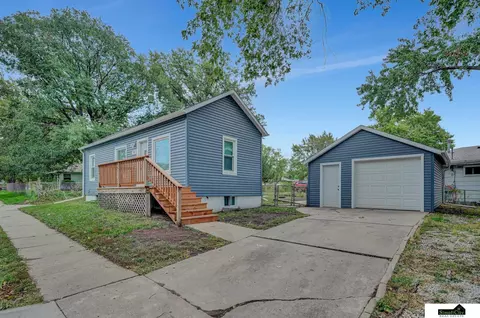 5815 Adams St, Lincoln, NE 68507