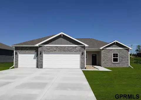6315 Clear Creek St, Papillion, NE 68157