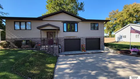 303 Maple St, Johnson, NE 68378