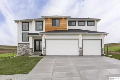 12616 N 161st St, Bennington, NE 68007