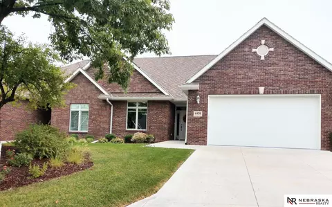 6430 Lone Tree Dr, Lincoln, NE 68512