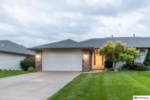 15547 Burdette St, Omaha, NE 68116