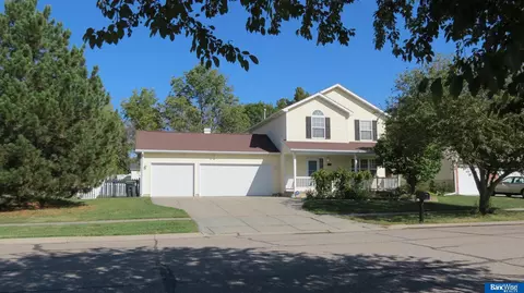 1940 W Hill St, Lincoln, NE 68522