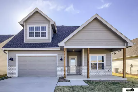 20911 Jefferson St, Elkhorn, NE 68022