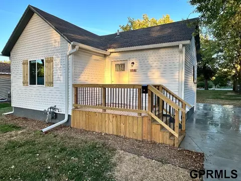 118 Cedar St, Beatrice, NE 68310