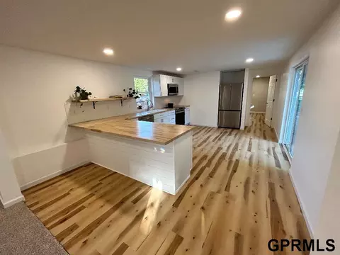 118 Cedar St, Beatrice, NE 68310 photo 5