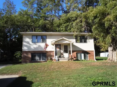 701 N 5th St, Missouri Valley, IA 51555