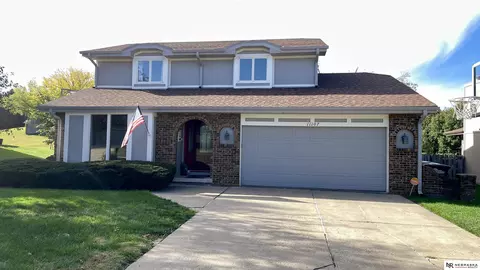 11107 Grande Ave, Omaha, NE 68164