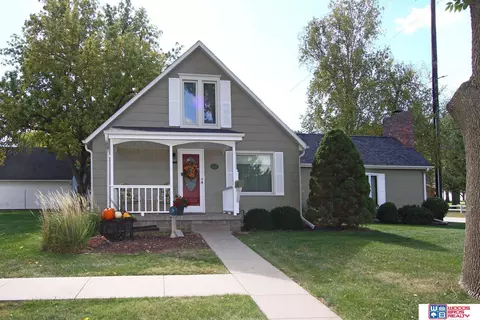 111 W 4th St, Friend, NE 68359
