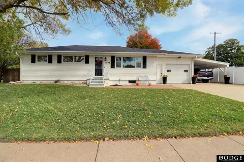 1944 Pearl St, Fremont, NE 68025