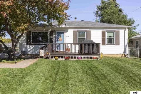 7613 Terry Dr, La Vista, NE 68128