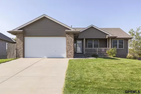 21318 Stonehaven Ct, Gretna, NE 68028