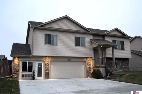 1555 Blanca Dr, Lincoln, NE 68521