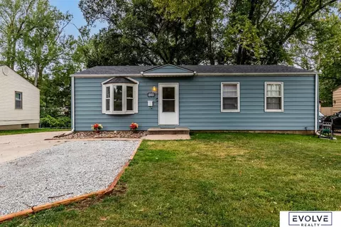5522 N 65th St, Omaha, NE 68104
