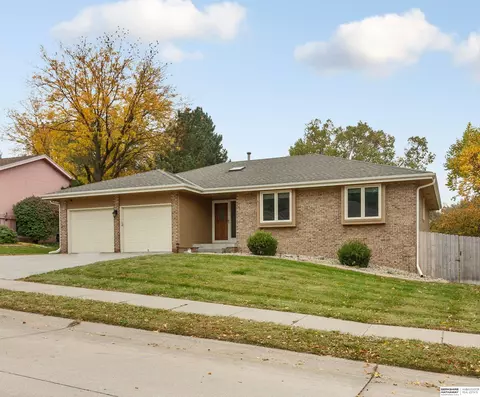13917 Edna St, Omaha, NE 68138