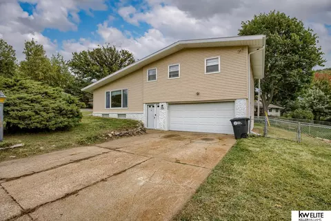 4411 Sunny Slope Ave, Omaha, NE 68134