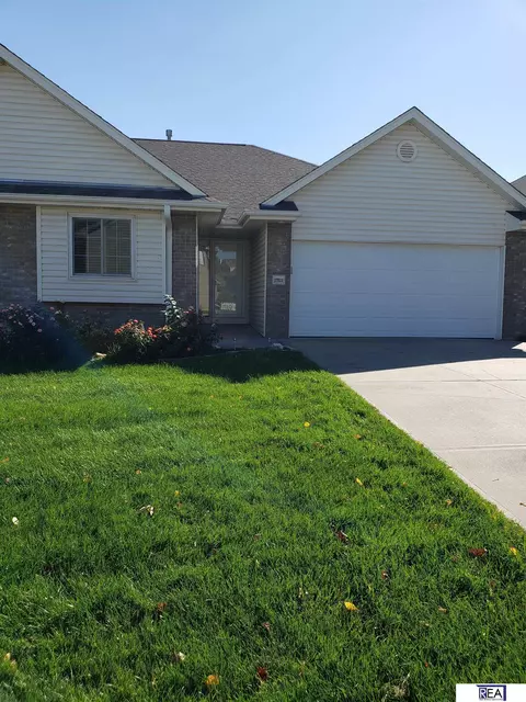 17011 Joanne Dr, Omaha, NE 68136