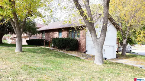 4604 Monroe St, Omaha, NE 68117