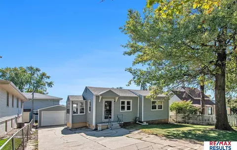 4455 F St, Omaha, NE 68107