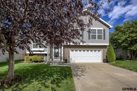 19620 V St, Omaha, NE 68135
