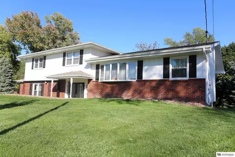 5635 S 53rd St, Omaha, NE 68117