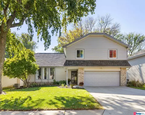 15561 Walnut Cir, Omaha, NE 68144