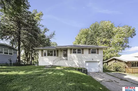 4606 N 83rd St, Omaha, NE 68134