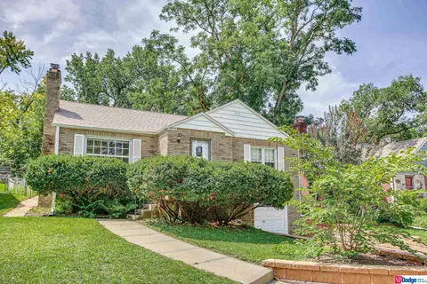 5435 Seward St, Omaha, NE 68104
