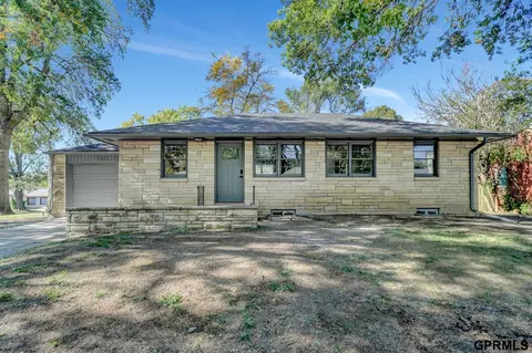 3001 Strauss Ct, Lincoln, NE 68507