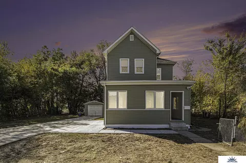 2620 N 19th St, Omaha, NE 68110
