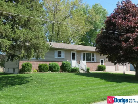 15 Shore Acres Rd, Council Bluffs, IA 51501