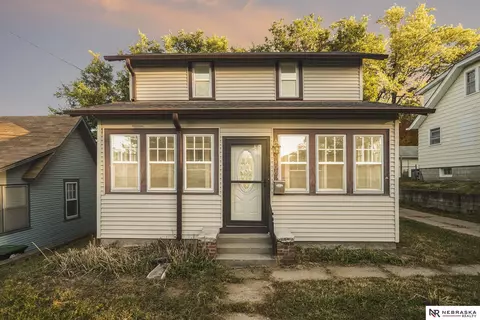 5406 Pacific St, Omaha, NE 68106