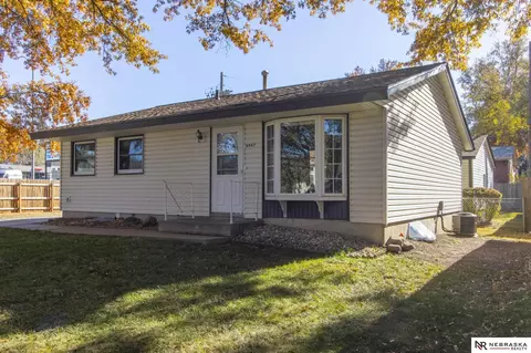 6947 W St, Lincoln, NE 68505