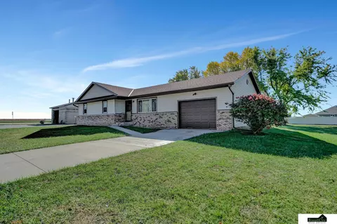 235 W 8th St, Cortland, NE 68331