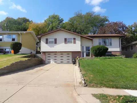3010 S 46 Ave S, Omaha, NE 68106