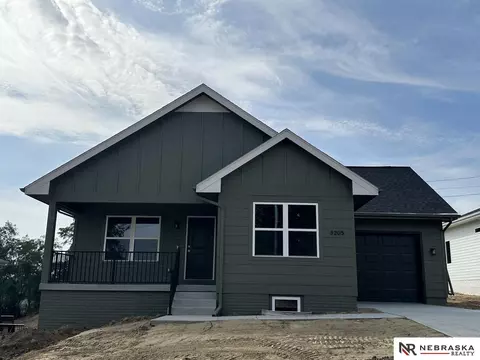3205 Corby St, Omaha, NE 68111