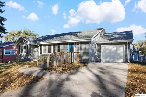 540 N 6th St, Arlington, NE 68002
