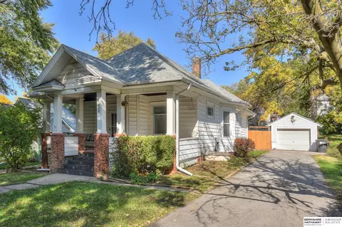 6338 Binney St, Omaha, NE 68104