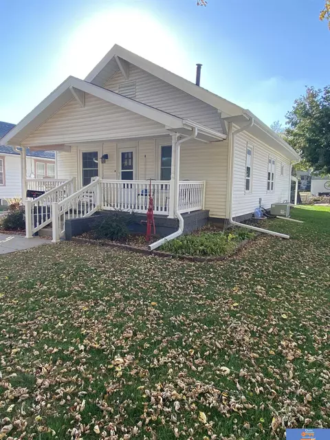 909 N 12th St, Beatrice, NE 68310 photo 5