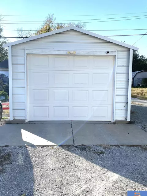 909 N 12th St, Beatrice, NE 68310 photo 7
