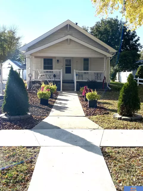 909 N 12th St, Beatrice, NE 68310 photo 3