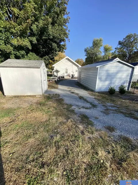 909 N 12th St, Beatrice, NE 68310 photo 9